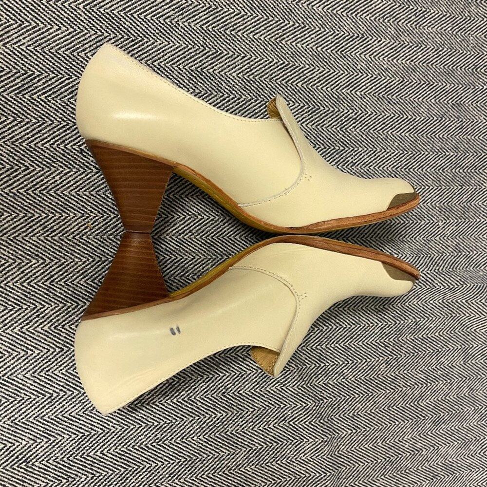 ANTHRO - Latigo - Velma Leather Oxford Heel - Picture 5 of 8